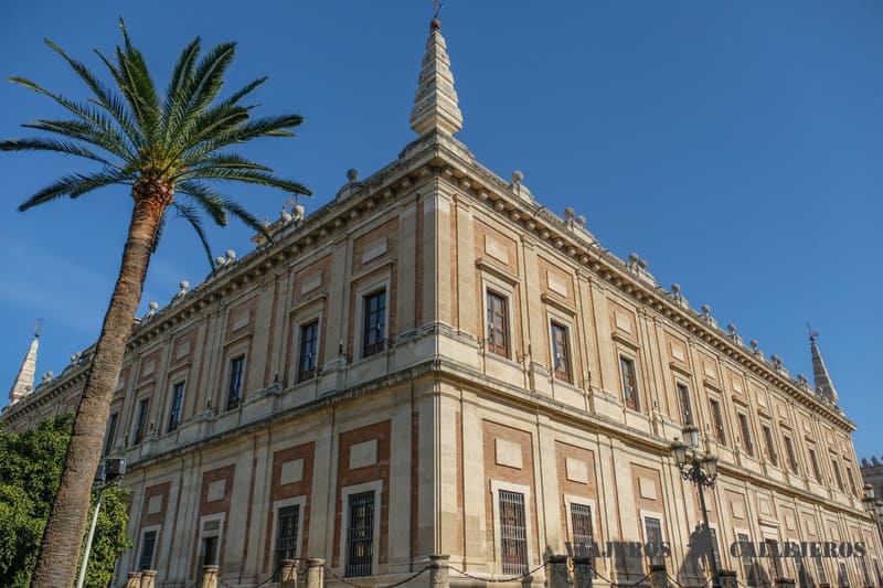 Archivo de Indias, otro de los lugares que ver en Sevilla