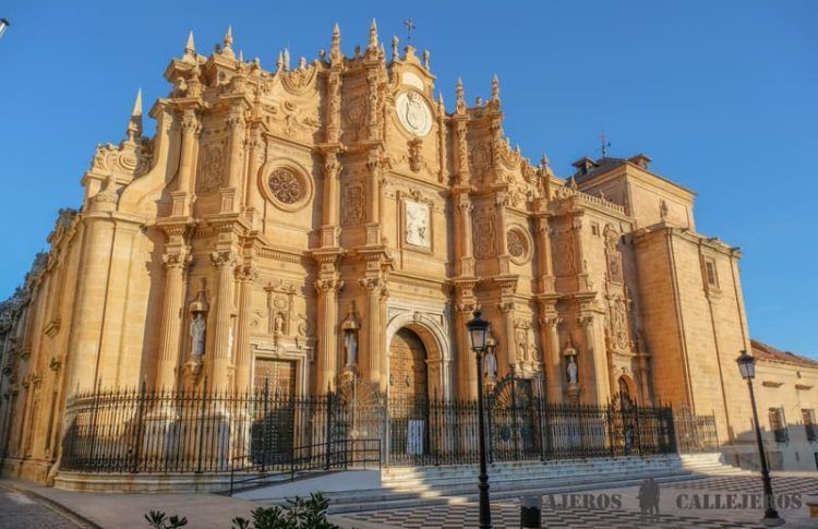 Catedral, uno de los lugares que verás en la excursión, considerada uno de los mejores free tours en Guadix