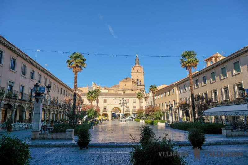 Plaza de la Constitución, uno de los lugares que ver en Guadix