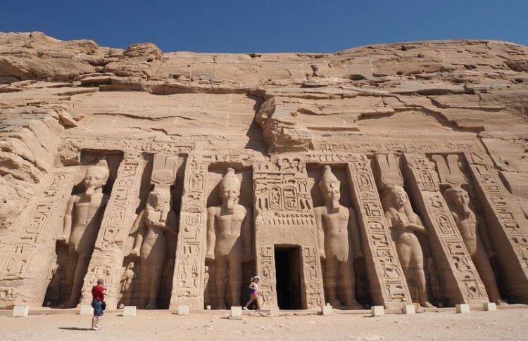 Abu Simbel, uno de los lugares que incluimos en la guía de Egipto