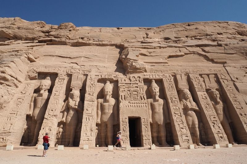 Abu Simbel, uno de los lugares que incluimos en la guía de Egipto