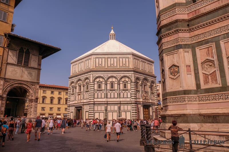 Battistero di San Giovanni, otro de los sitios que visitar en Florencia