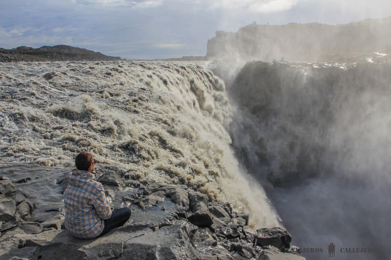 Detifoss, otro de los lugares que visitar en Islandia