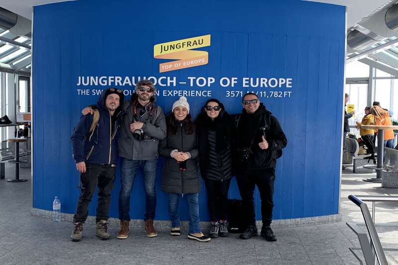 Disfrutando de nuestra visita al Jungfraujoch con el equipo de Turismo Suiza