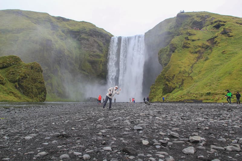 Cascada Skogafoss, otro de los lugares que ver en Islandia