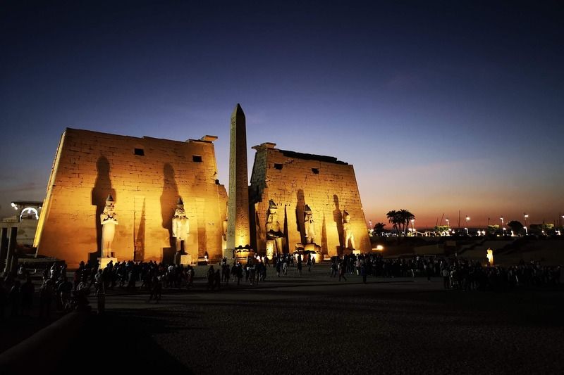 Templo de Luxor, una de las visitas que se hacen al reservar un crucero por el Nilo