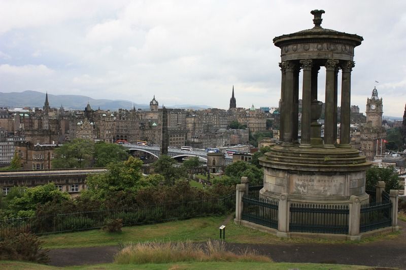Ir a Calton Hill, una de las mejores cosas que hacer en Edimburgo