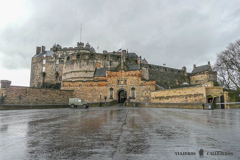 Entrar en el Castillo, otra de las cosas que hacer en Edimburgo