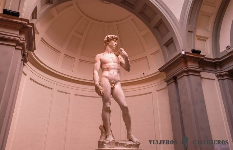 El David de Miguel Ángel en la Galería de la Academia