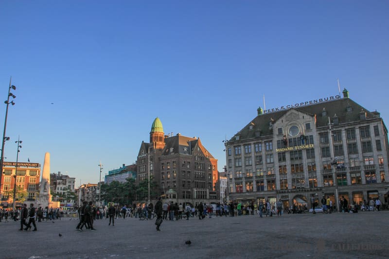 Plaza Dam, una de las plazas que ver en Ámsterdam