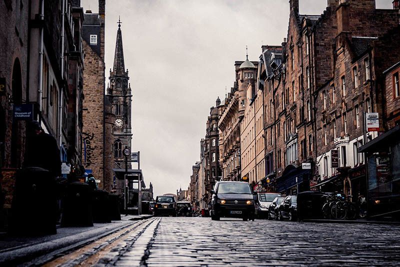 Recorrer la Royal Mile, una de las mejores cosas que hacer en Edimburgo