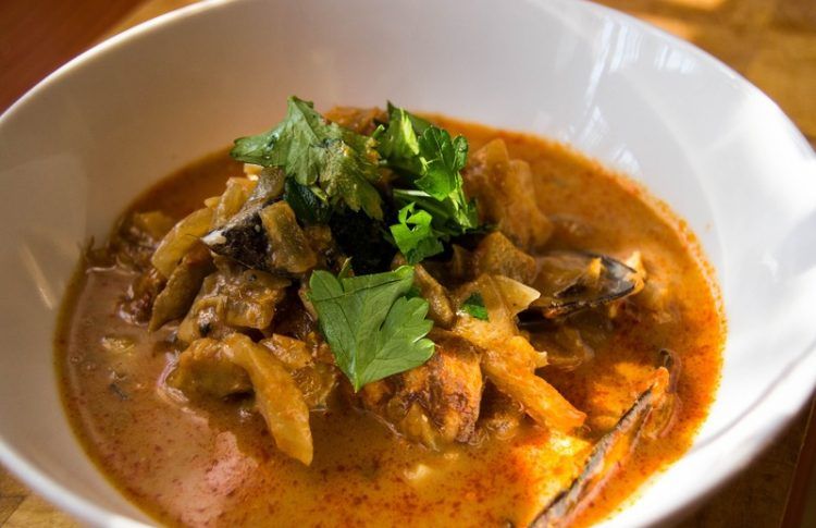 Bouillabaisse, un plato que no puedes perderte en los restaurantes en Marsella