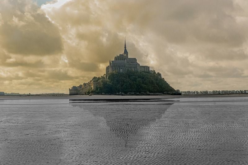 Marea alta en el Mont Saint Michel