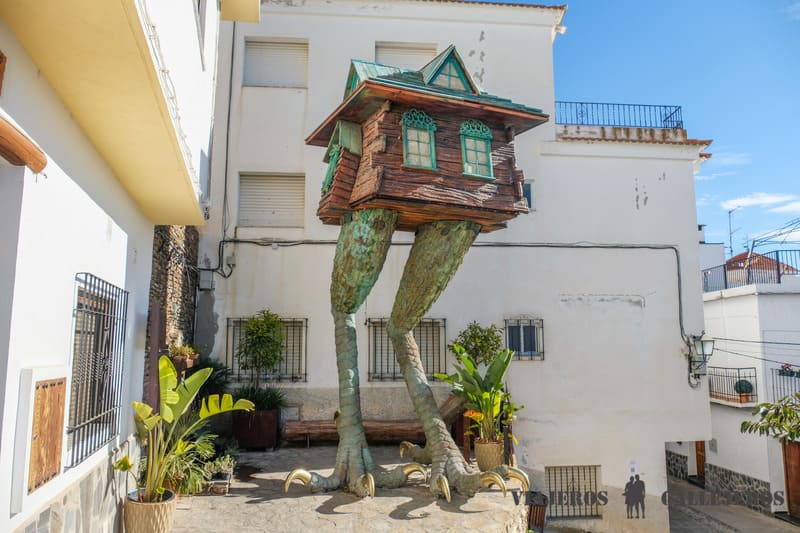 Casa de Baba Yaga, otro de los lugares que ver en Soportújar