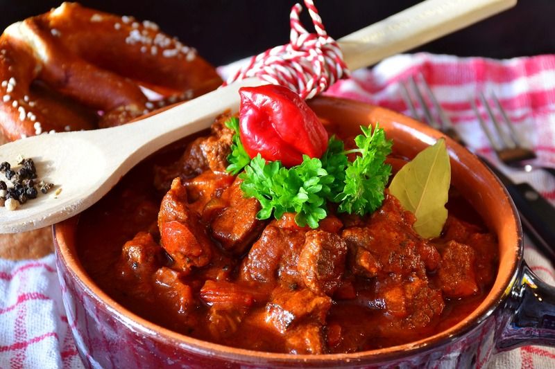 Goulash, uno de los platos que no debes perderte en los restaurantes en Karlovy Vary
