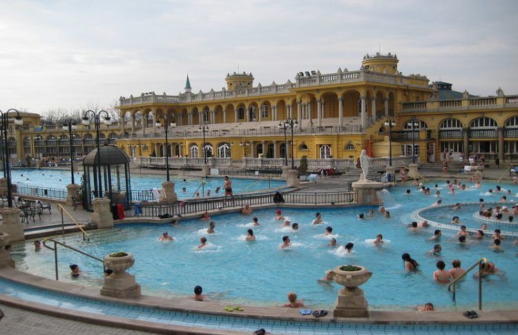 Piscina exterior del Balneario Széchenyi