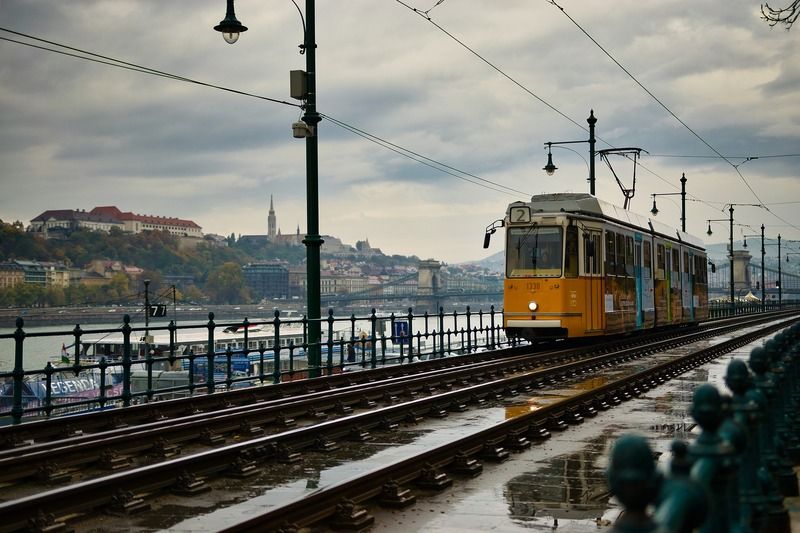 Uso del transporte ilimitado con la Budapest Card