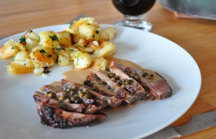 Magret de pato, un plato que debes probar en los restaurantes en Burdeos
