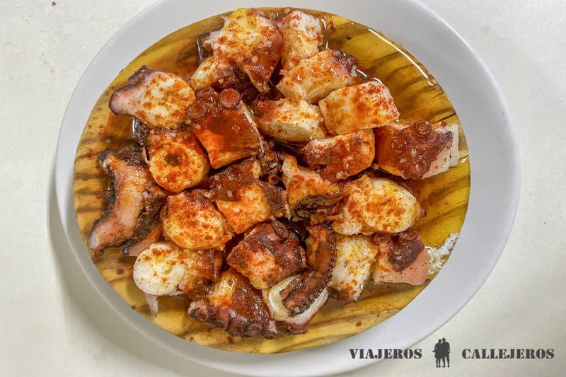 Pulpo, uno de los platos que debes probar en los restaurantes en Sanxenxo