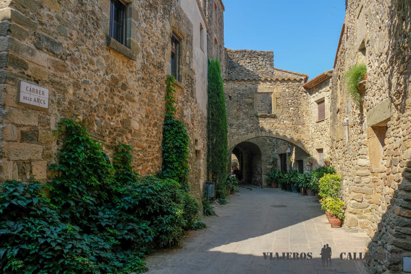 Calle dels Arcs, que ver en Monells
