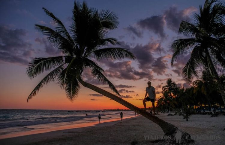 Atardecer en Playa Paraíso, una de las cosas que ver en Tulum
