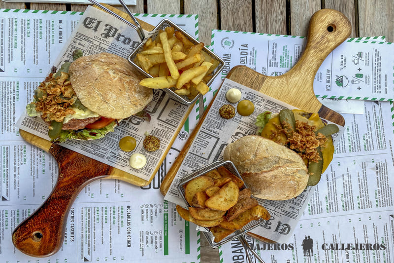 Hamburguesas en La Urbana, uno de los restaurantes donde comer en Lugo