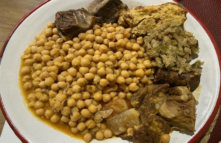 Cocido lebaniego, uno de los platos que debes probar al viajar a Cantabria