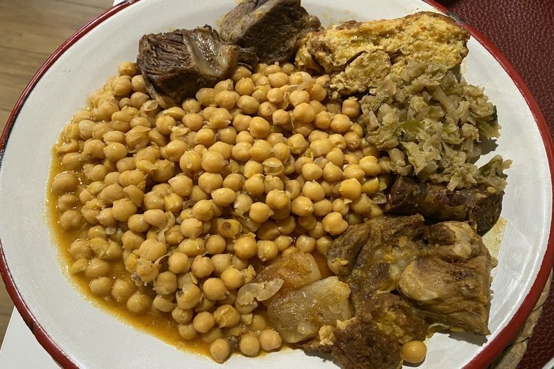 Cocido lebaniego, uno de los platos que debes probar en los restaurantes en Potes