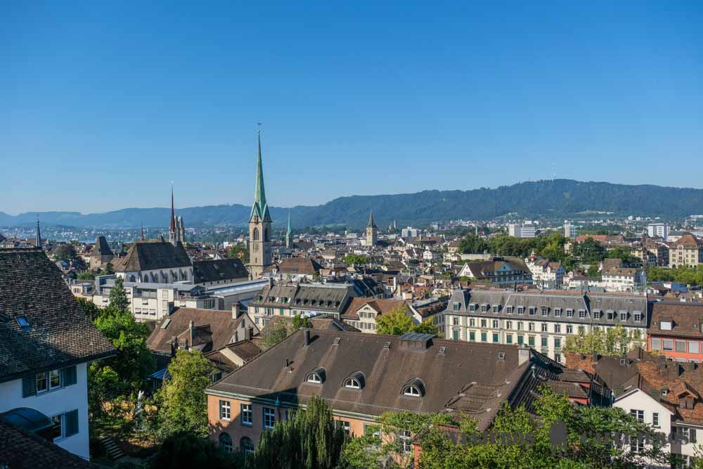 Zúrich, una de las paradas en la ruta en trenes panorámicos por Suiza